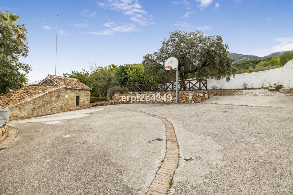 13 sypialnia Willa na sprzedaż w Alhaurin el Grande z basenem garażem - 3 600 000 € (Ref: 6593679)