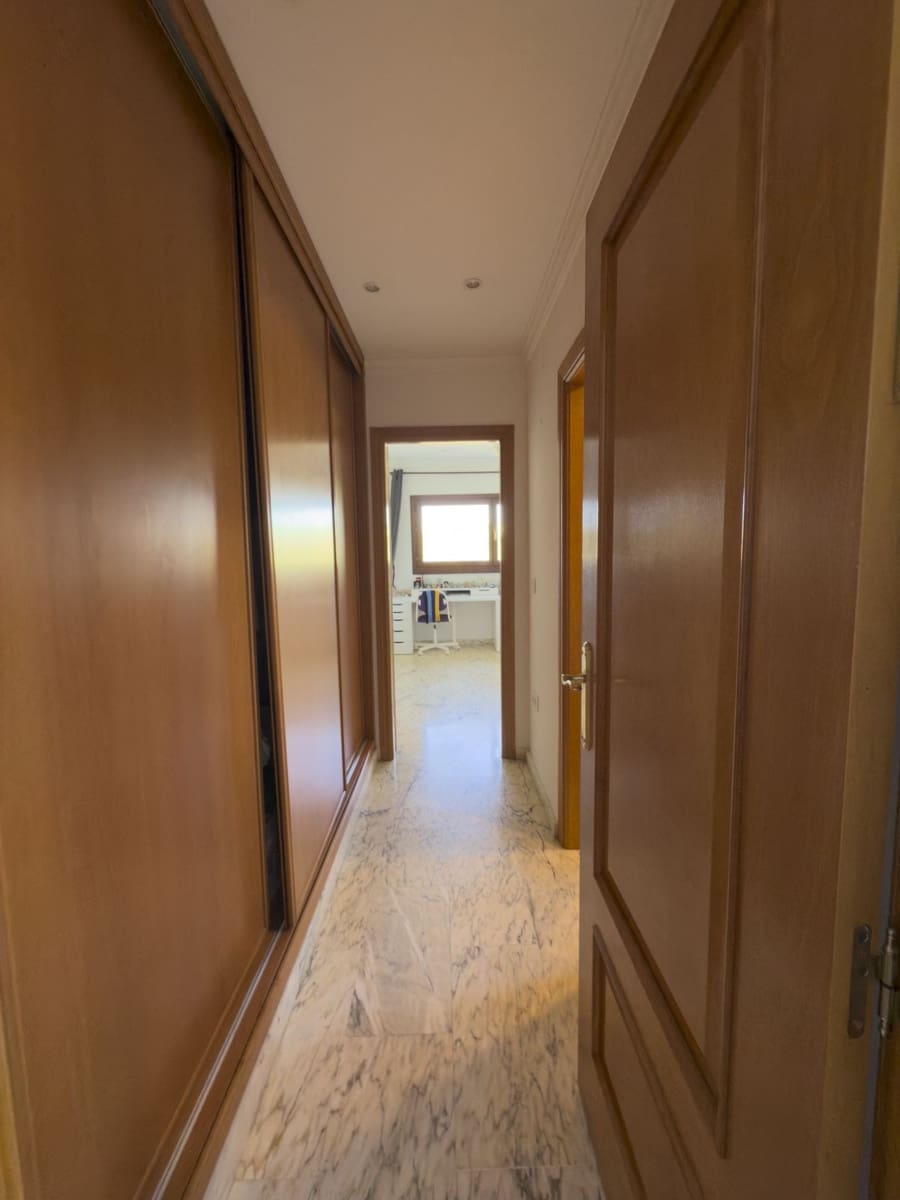 4 makuuhuone Huvila myytävänä paikassa Alhaurin el Grande mukana uima-altaan 
autotalli - 999 999 € (Ref: 8157827)