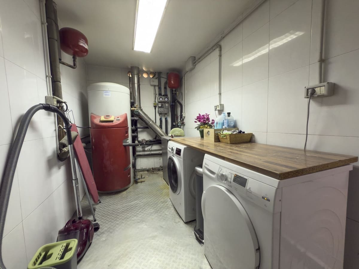 4 makuuhuone Huvila myytävänä paikassa Alhaurin el Grande mukana uima-altaan 
autotalli - 999 999 € (Ref: 8157827)