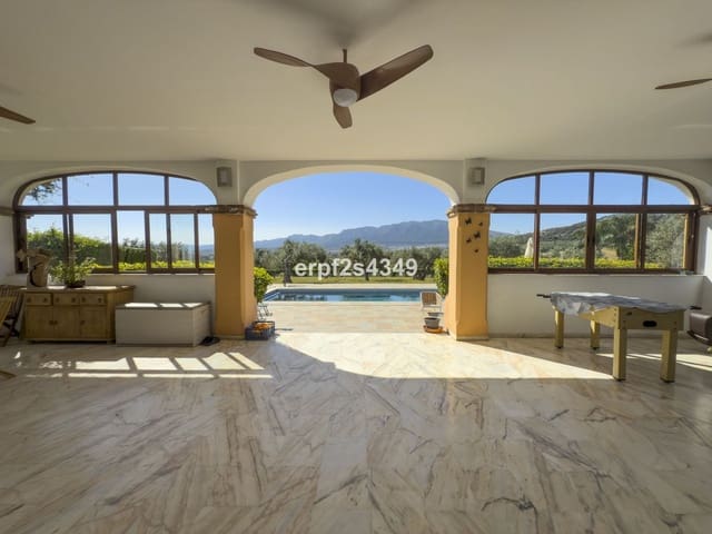 4 Zimmer Villa zu verkaufen in Alhaurín el Grande mit Pool Garage - 999.999 € (Ref: 8157827)