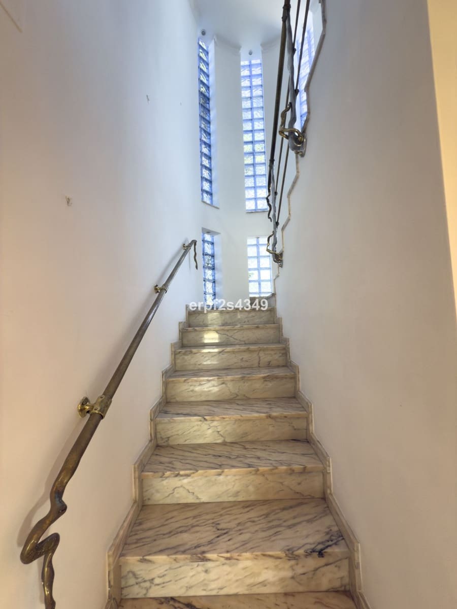 4 Zimmer Villa zu verkaufen in Alhaurin el Grande mit Pool Garage - 999.999 € (Ref: 8157827)