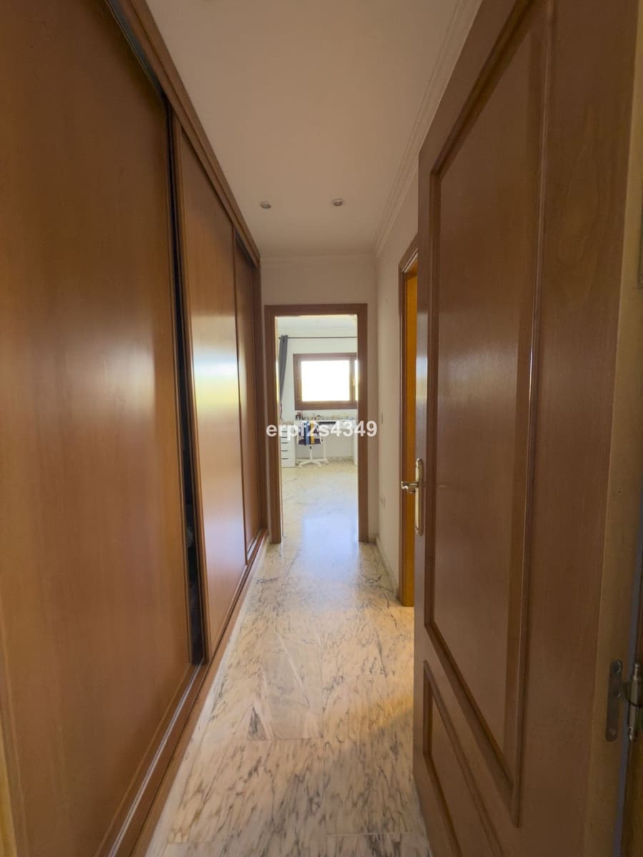 4 Zimmer Villa zu verkaufen in Alhaurin el Grande mit Pool Garage - 999.999 € (Ref: 8157827)