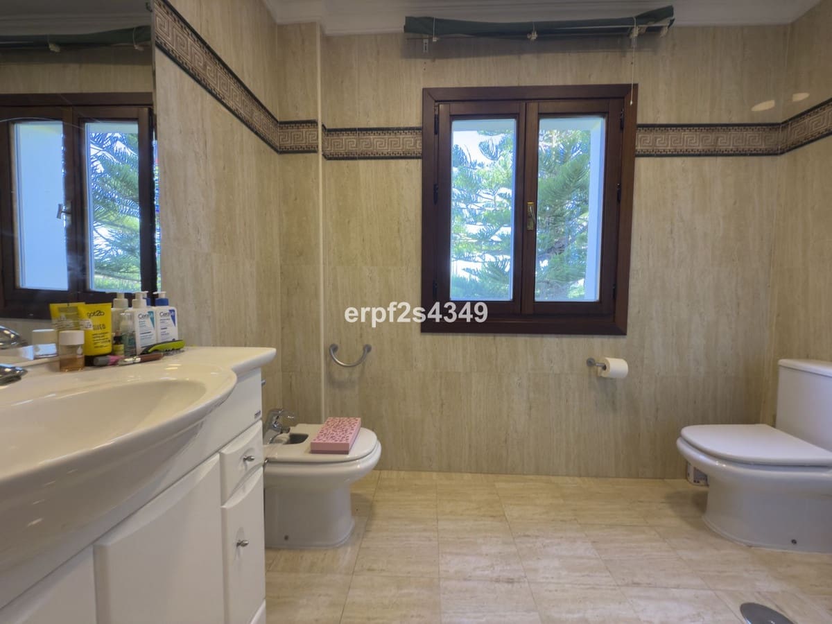 4 Zimmer Villa zu verkaufen in Alhaurin el Grande mit Pool Garage - 999.999 € (Ref: 8157827)