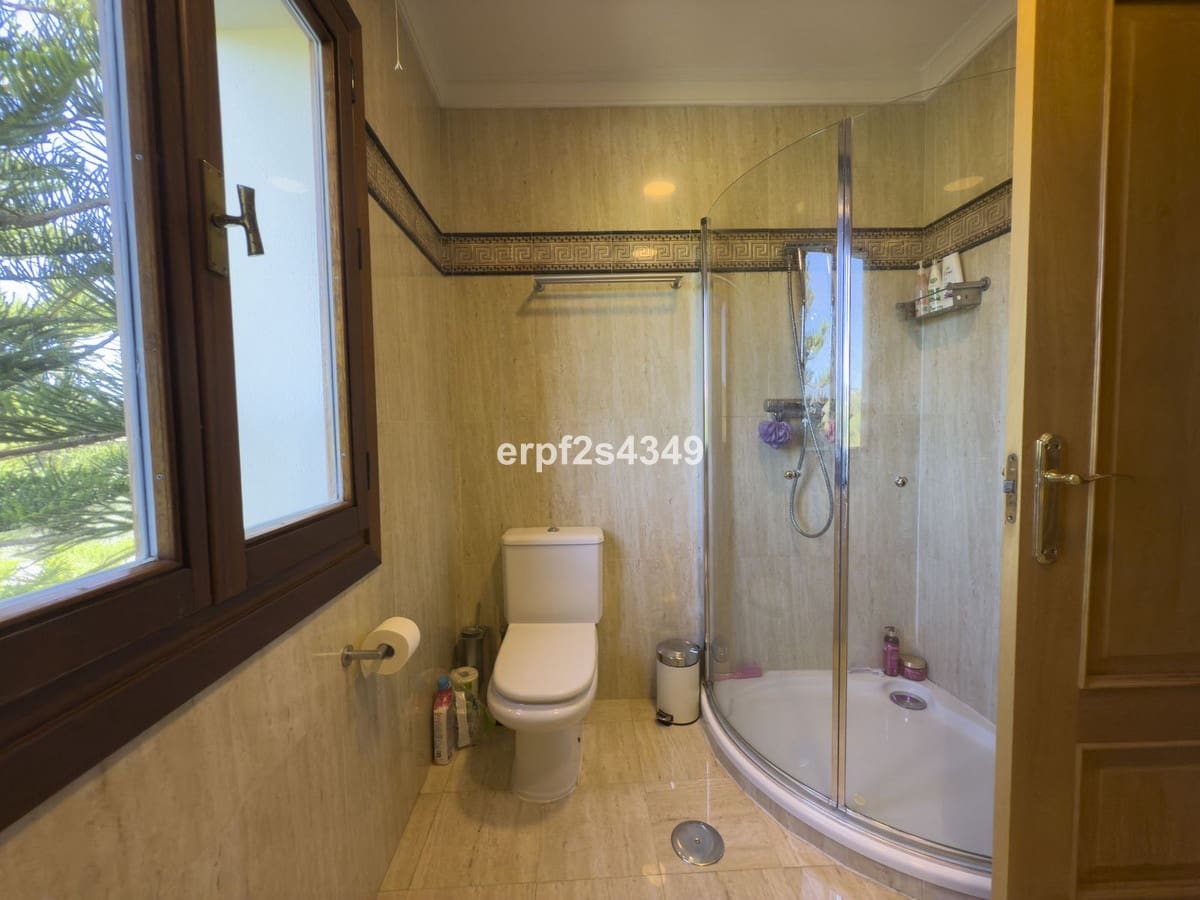 4 Zimmer Villa zu verkaufen in Alhaurin el Grande mit Pool Garage - 999.999 € (Ref: 8157827)