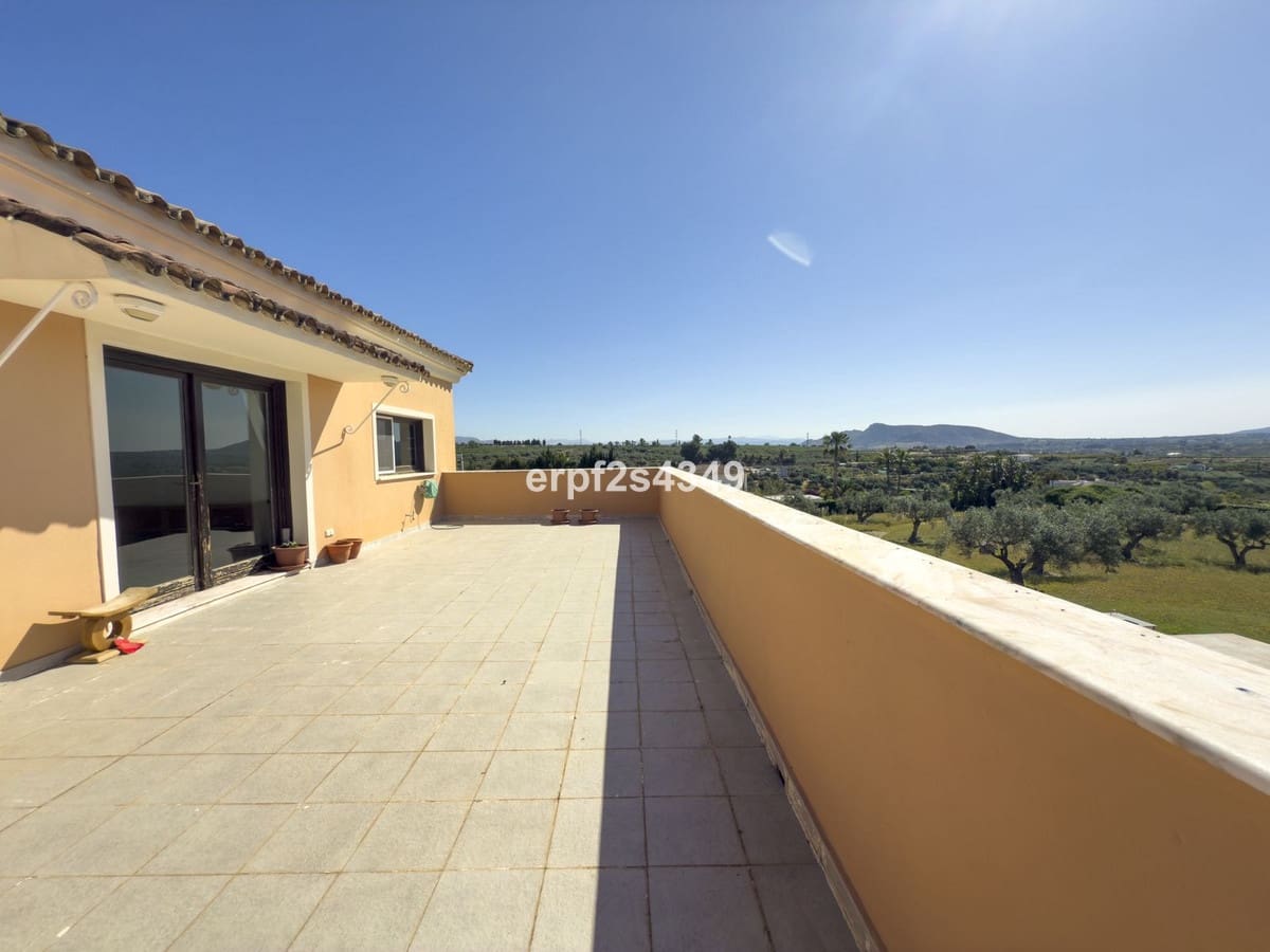 4 Zimmer Villa zu verkaufen in Alhaurin el Grande mit Pool Garage - 999.999 € (Ref: 8157827)