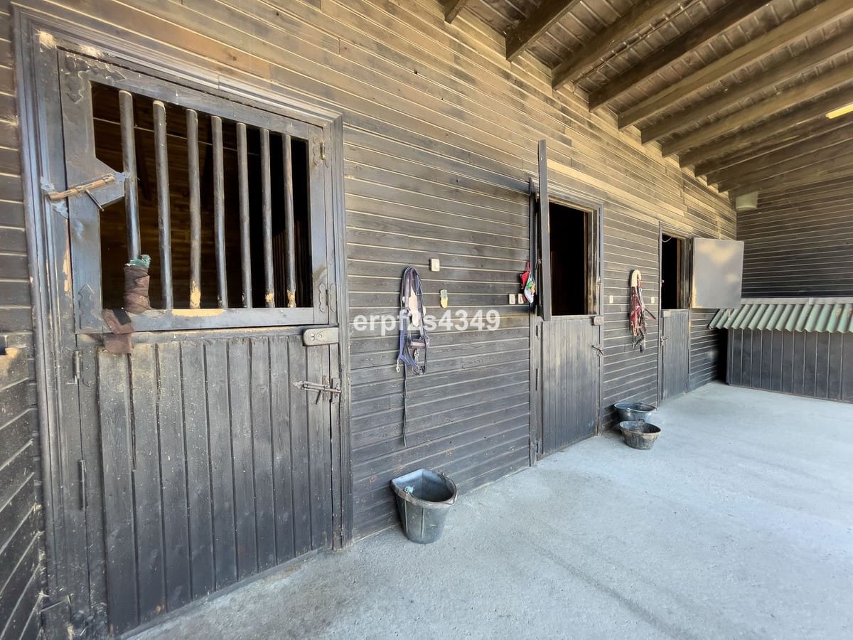 4 Zimmer Villa zu verkaufen in Alhaurin el Grande mit Pool Garage - 999.999 € (Ref: 8157827)