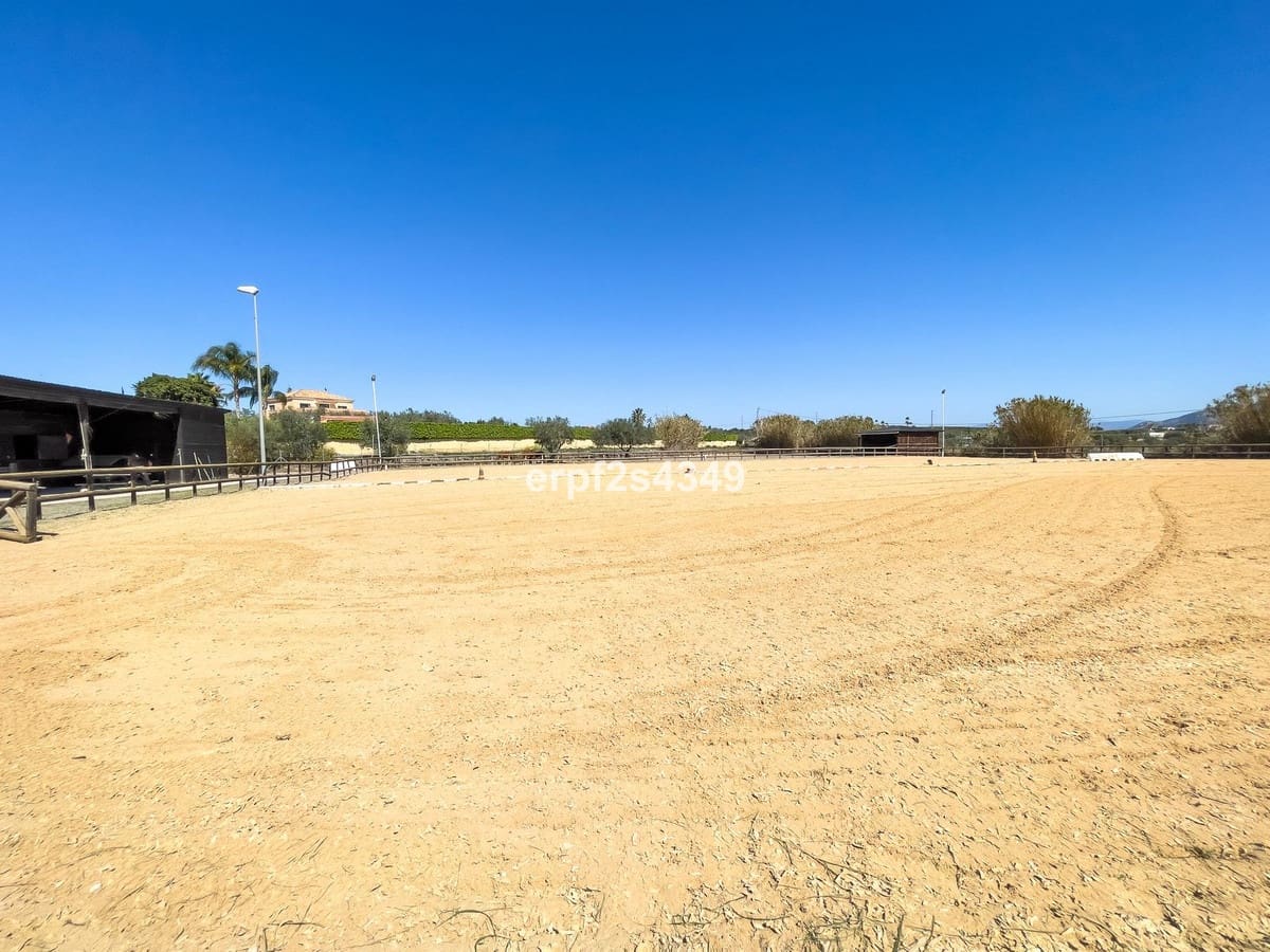 4 Zimmer Villa zu verkaufen in Alhaurin el Grande mit Pool Garage - 999.999 € (Ref: 8157827)