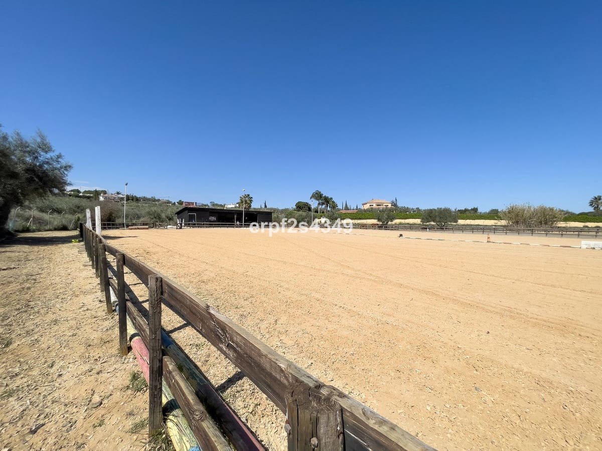 4 Zimmer Villa zu verkaufen in Alhaurin el Grande mit Pool Garage - 999.999 € (Ref: 8157827)