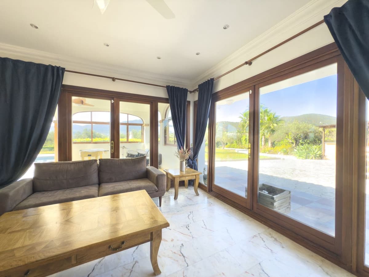 Chalet de 4 habitaciones en Alhaurín el Grande en venta con piscina garaje - 999.999 € (Ref: 8157827)