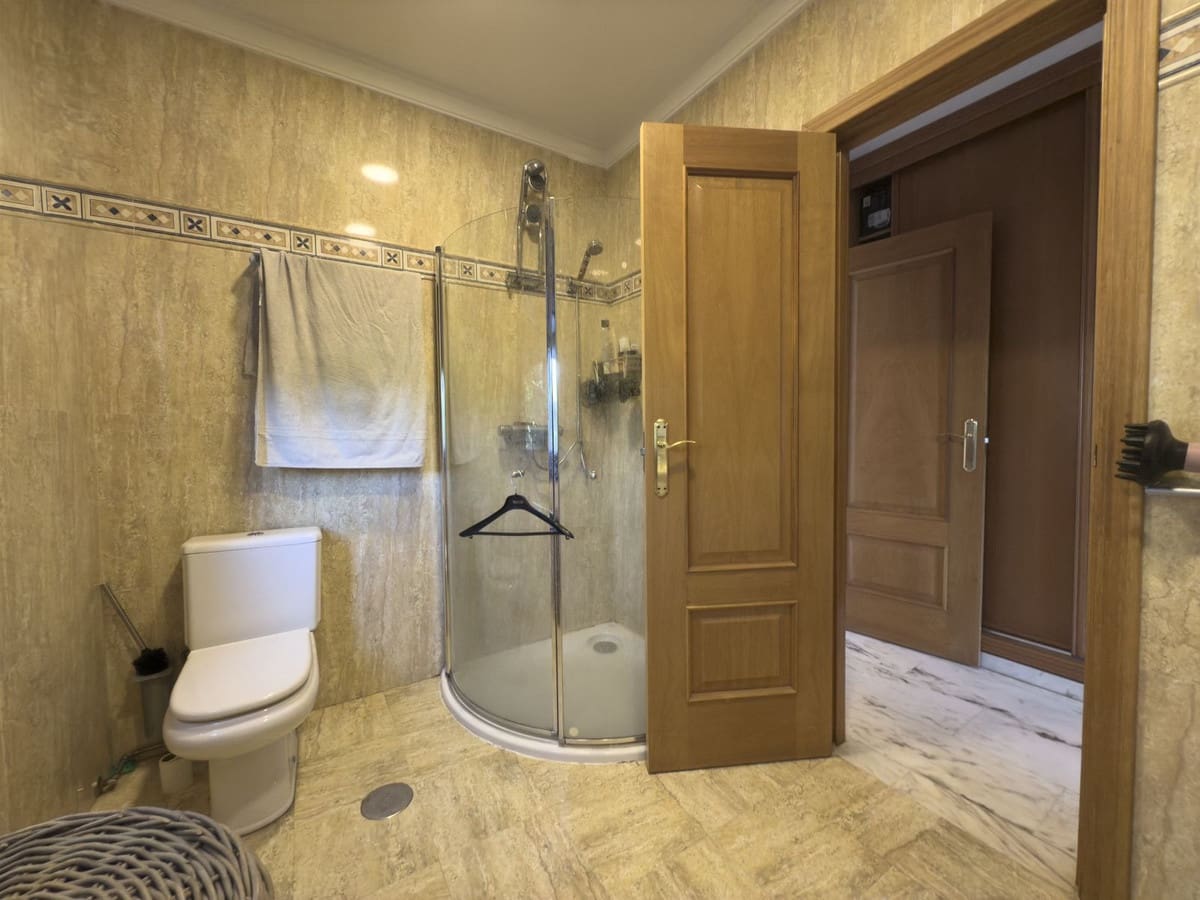 Chalet de 4 habitaciones en Alhaurín el Grande en venta con piscina garaje - 999.999 € (Ref: 8157827)