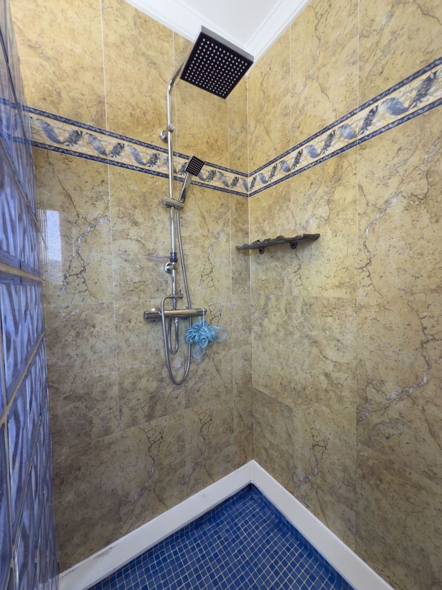 Chalet de 4 habitaciones en Alhaurín el Grande en venta con piscina garaje - 999.999 € (Ref: 8157827)