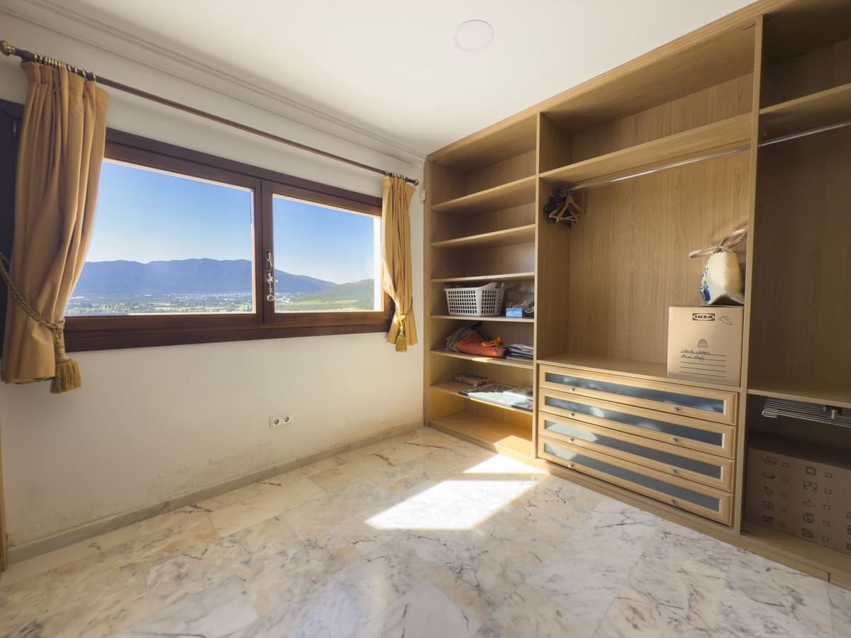 Chalet de 4 habitaciones en Alhaurín el Grande en venta con piscina garaje - 999.999 € (Ref: 8157827)