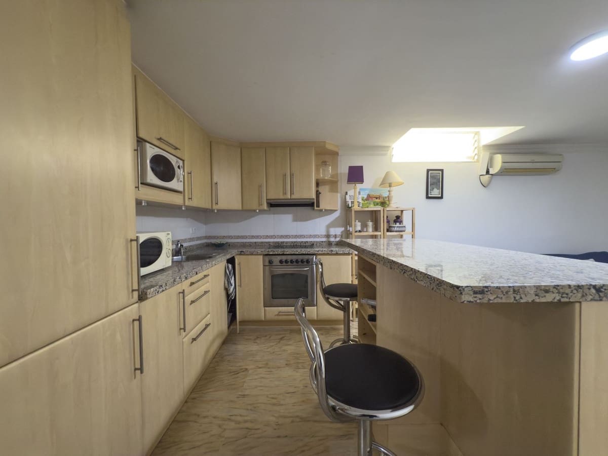 Chalet de 4 habitaciones en Alhaurín el Grande en venta con piscina garaje - 999.999 € (Ref: 8157827)