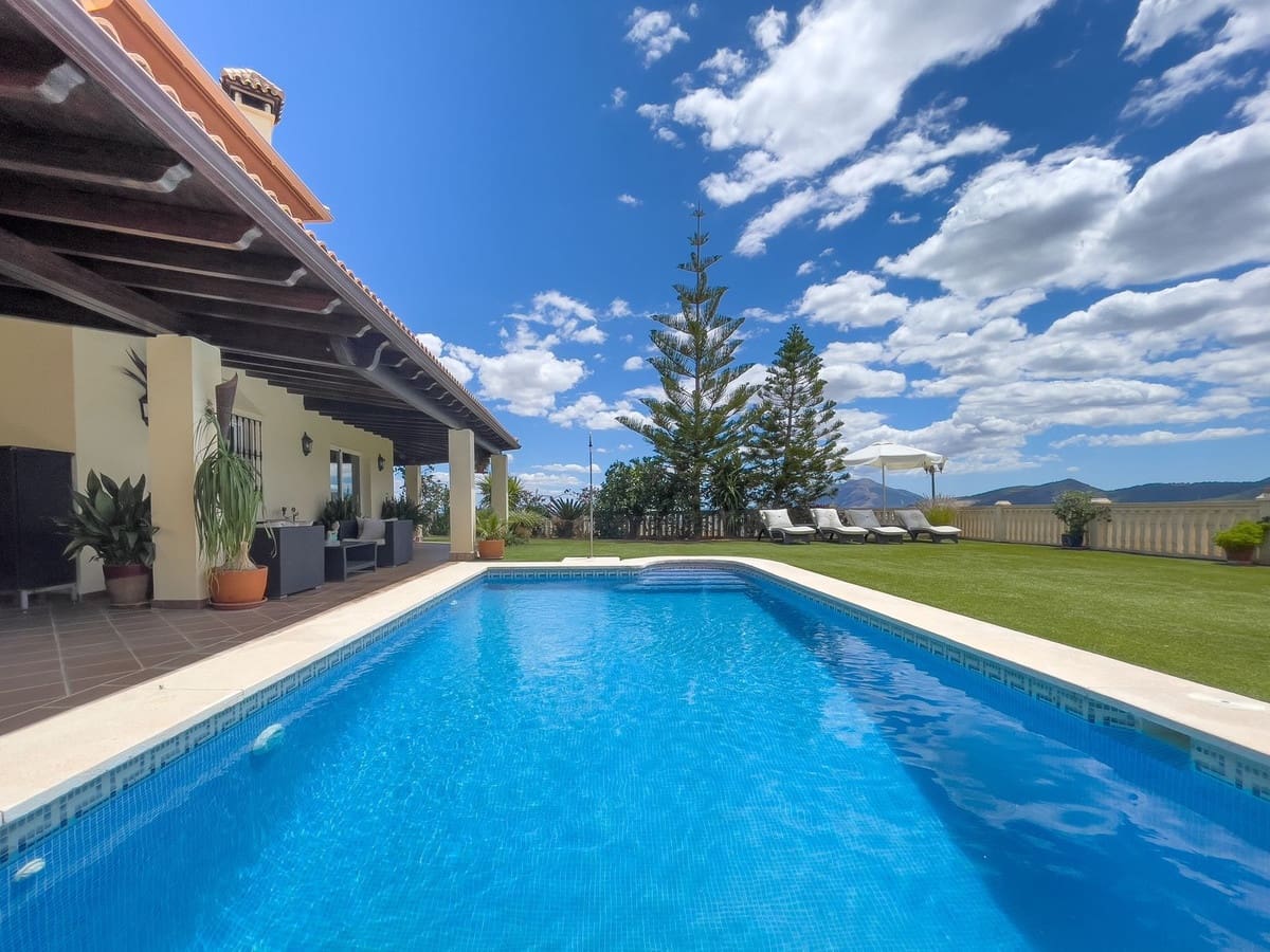 8 soveværelse Villa til salg i Monda med swimmingpool garage - € 875.000 (Ref: 8371955)