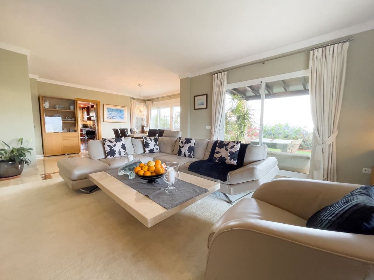 8 soveværelse Villa til salg i Monda med swimmingpool garage - € 875.000 (Ref: 8371955)