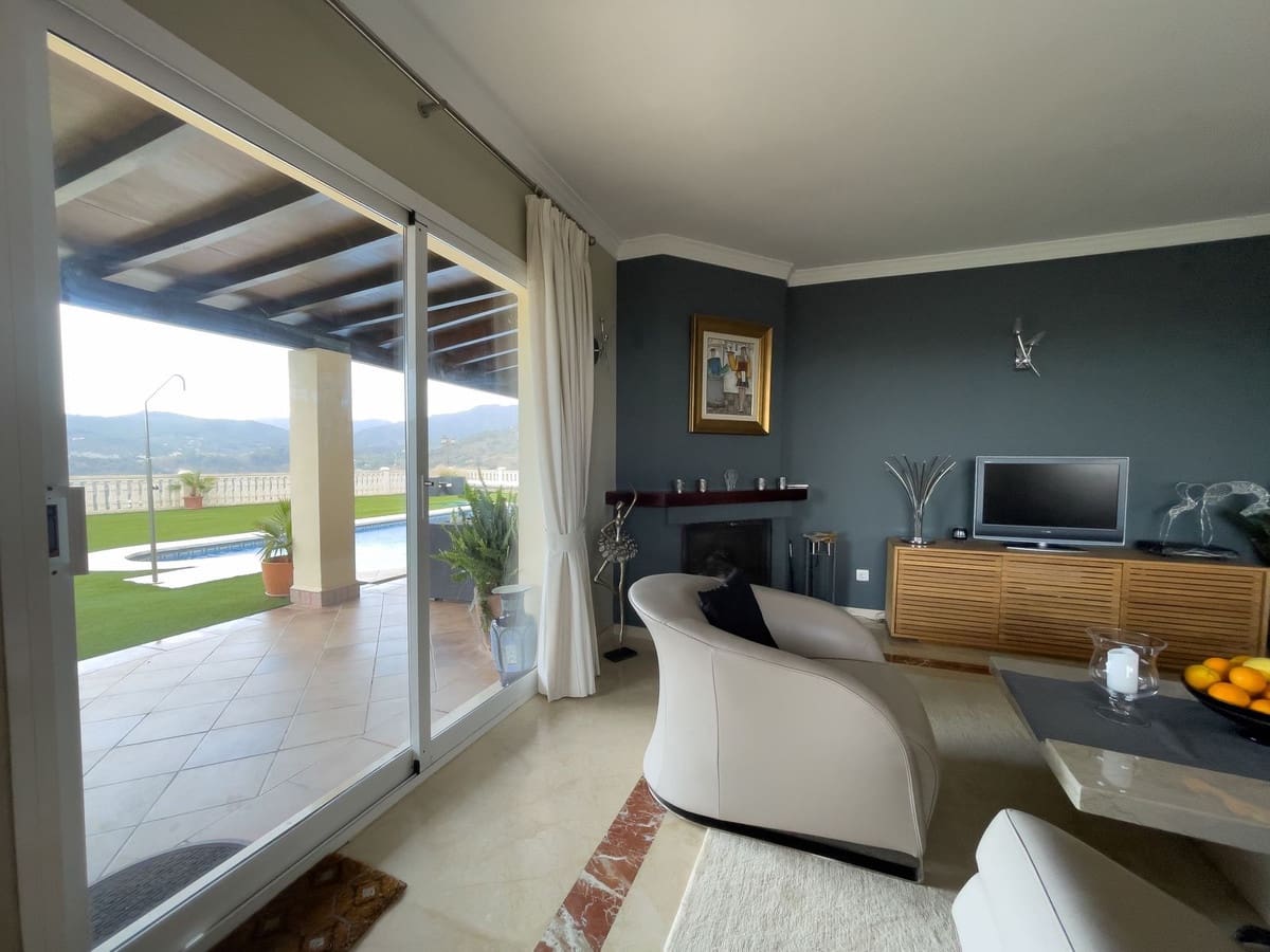 8 soveværelse Villa til salg i Monda med swimmingpool garage - € 875.000 (Ref: 8371955)