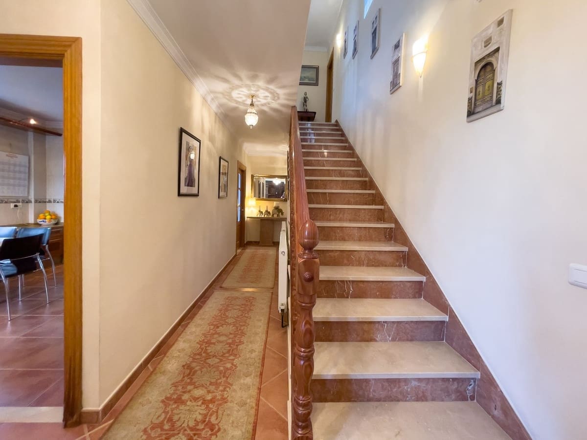 8 soveværelse Villa til salg i Monda med swimmingpool garage - € 875.000 (Ref: 8371955)