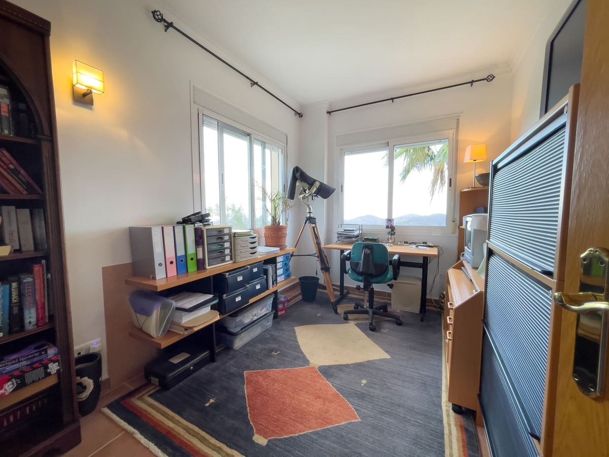 8 soveværelse Villa til salg i Monda med swimmingpool garage - € 875.000 (Ref: 8371955)