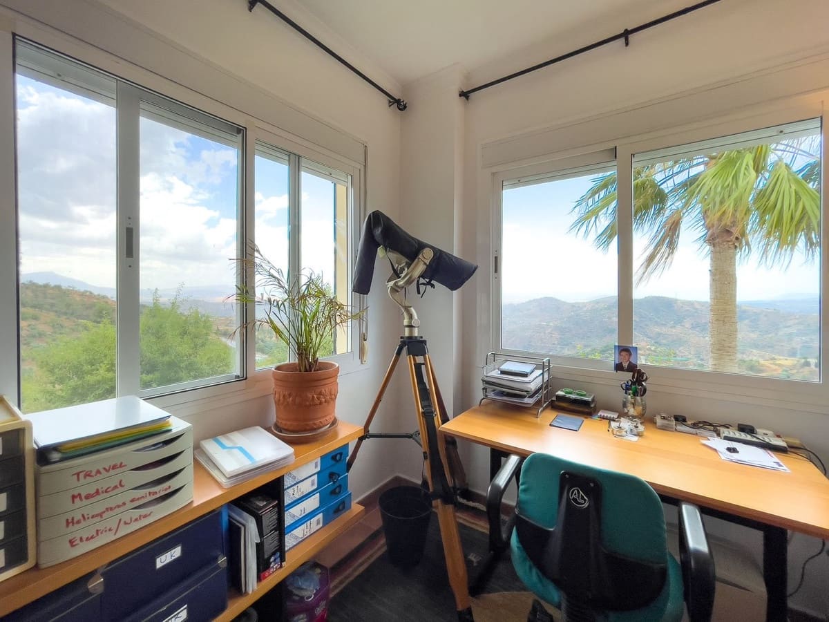 8 soveværelse Villa til salg i Monda med swimmingpool garage - € 875.000 (Ref: 8371955)