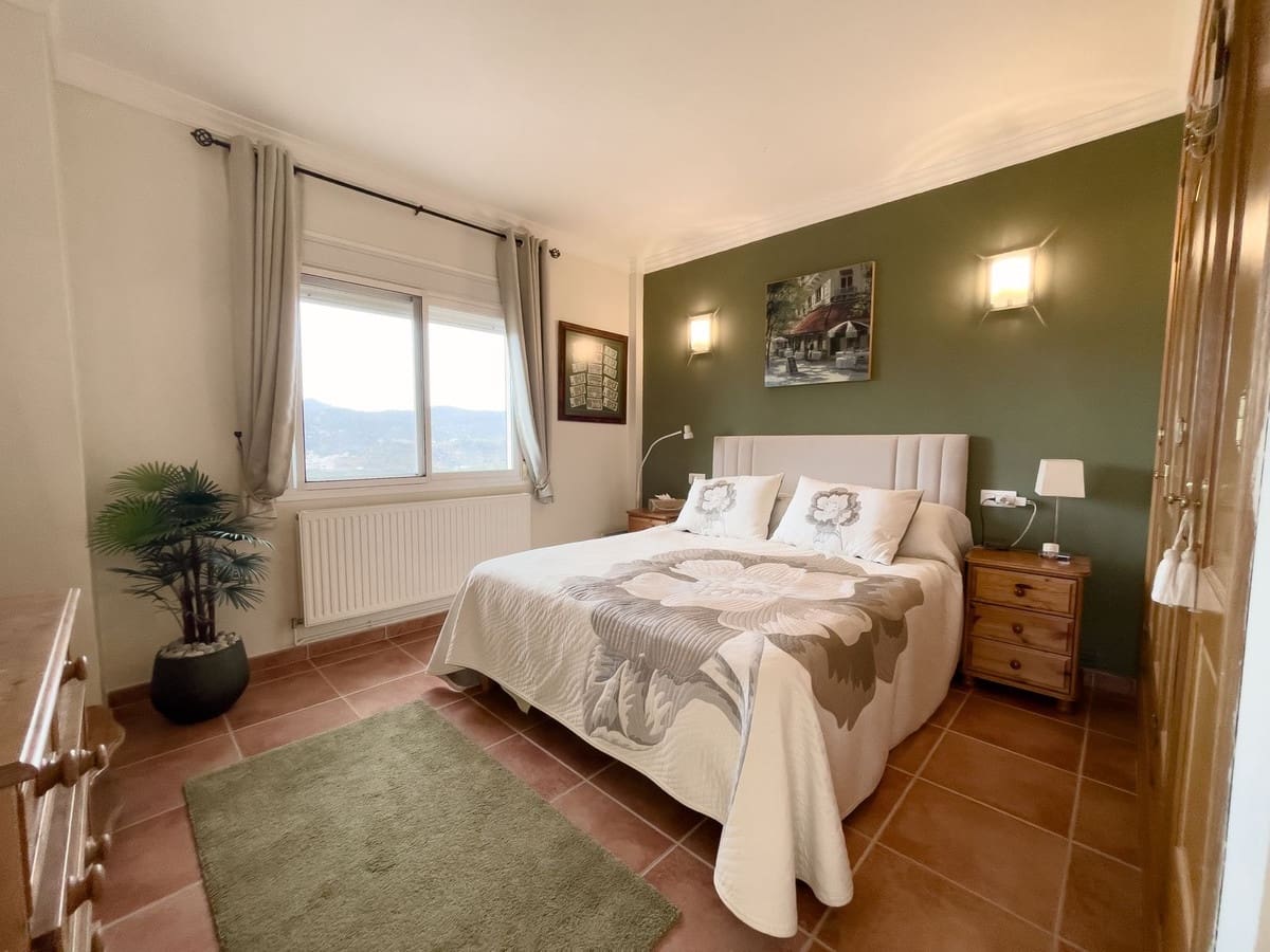 8 soveværelse Villa til salg i Monda med swimmingpool garage - € 875.000 (Ref: 8371955)