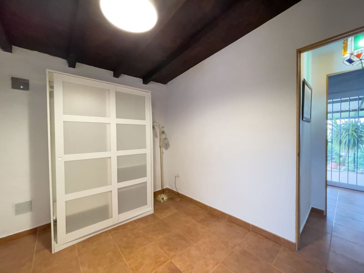 8 soveværelse Villa til salg i Monda med swimmingpool garage - € 875.000 (Ref: 8371955)