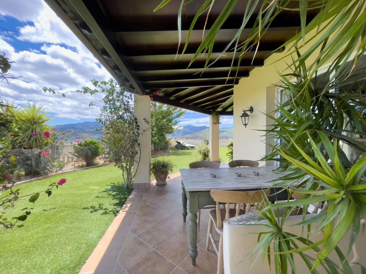 8 soveværelse Villa til salg i Monda med swimmingpool garage - € 875.000 (Ref: 8371955)