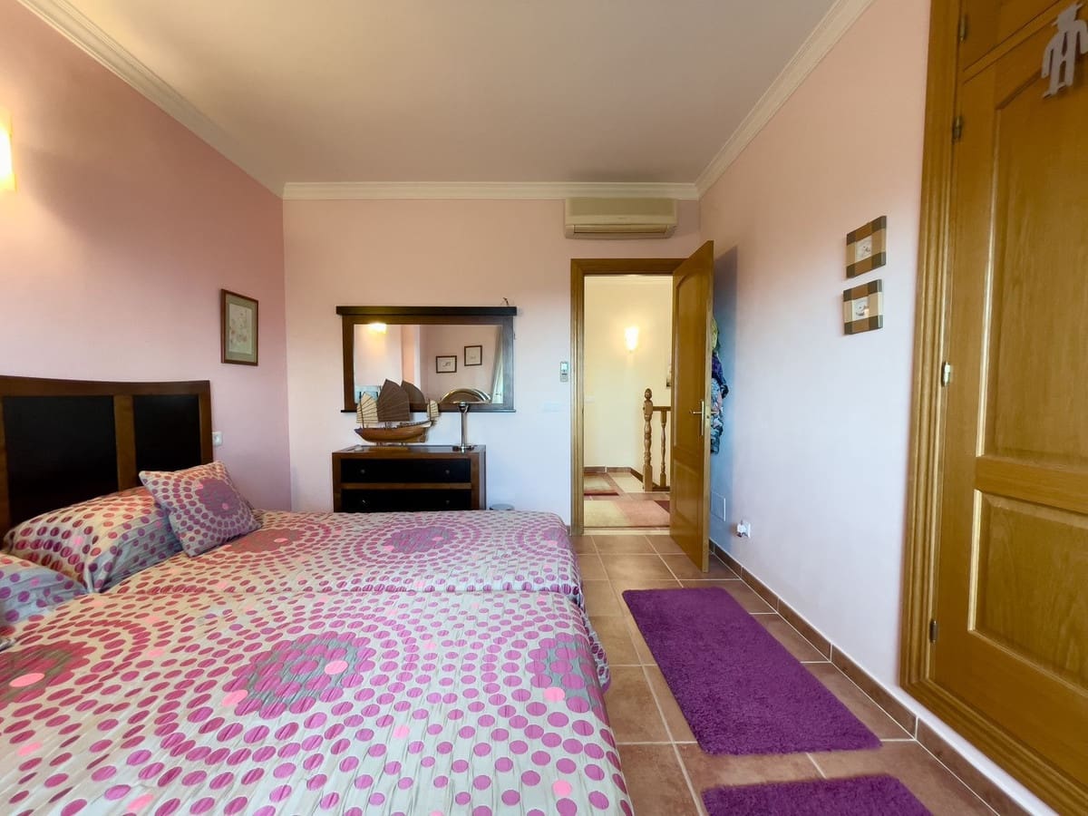 8 soveværelse Villa til salg i Monda med swimmingpool garage - € 875.000 (Ref: 8371955)