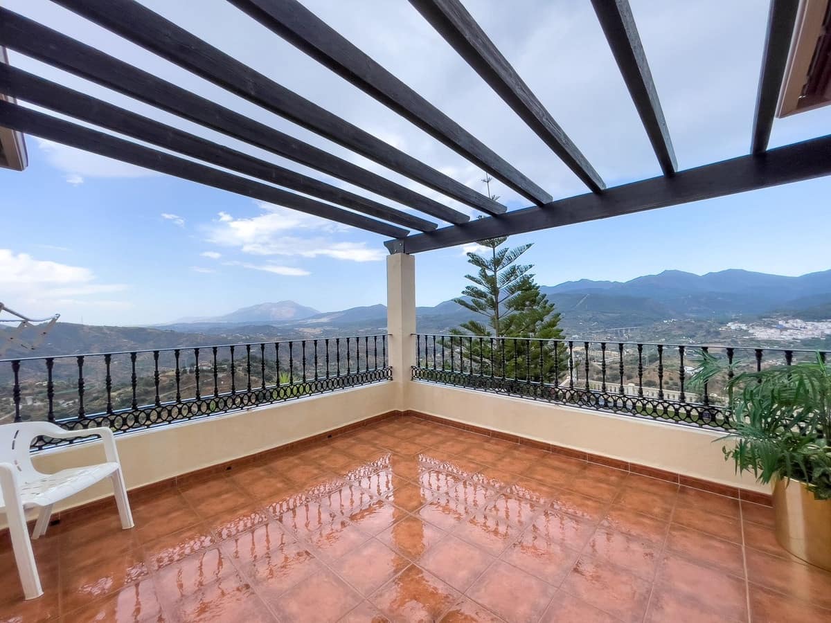 8 soveværelse Villa til salg i Monda med swimmingpool garage - € 875.000 (Ref: 8371955)