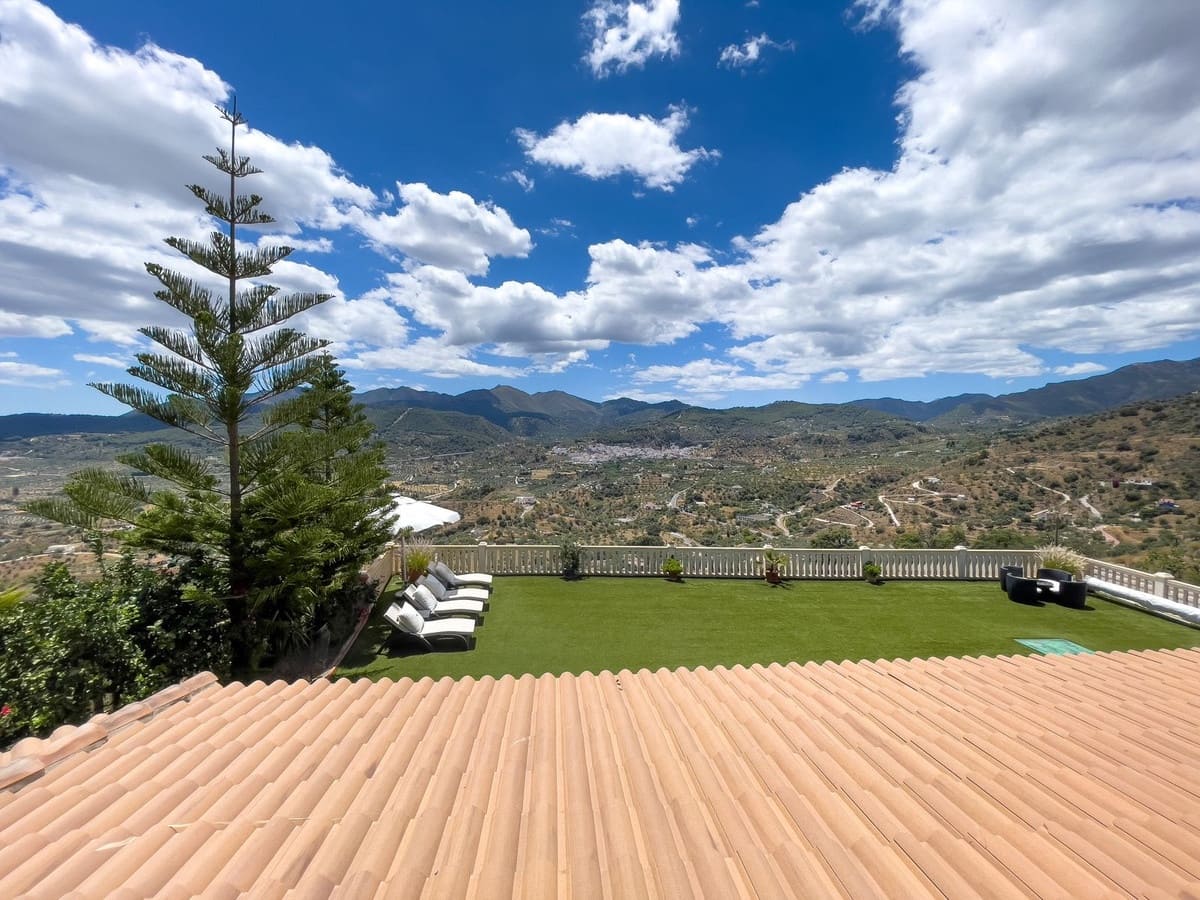 8 soveværelse Villa til salg i Monda med swimmingpool garage - € 875.000 (Ref: 8371955)