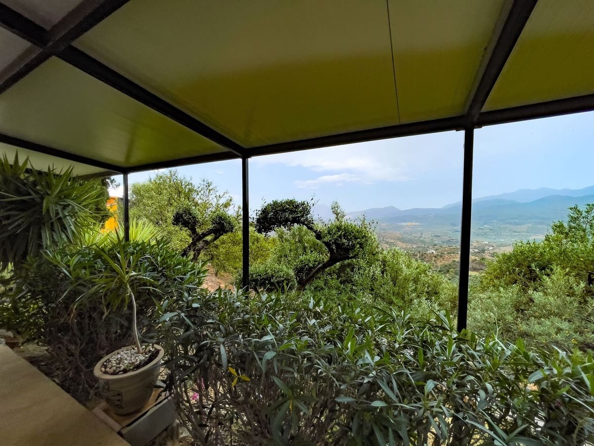 8 soveværelse Villa til salg i Monda med swimmingpool garage - € 875.000 (Ref: 8371955)