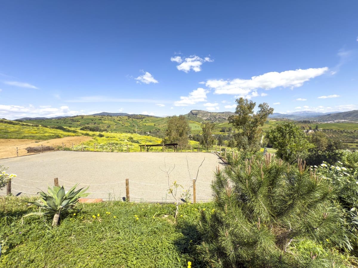 3 soverom Finca/Herregård til salgs i Pizarra med svømmebasseng garasje - € 390 000 (Ref: 8909762)