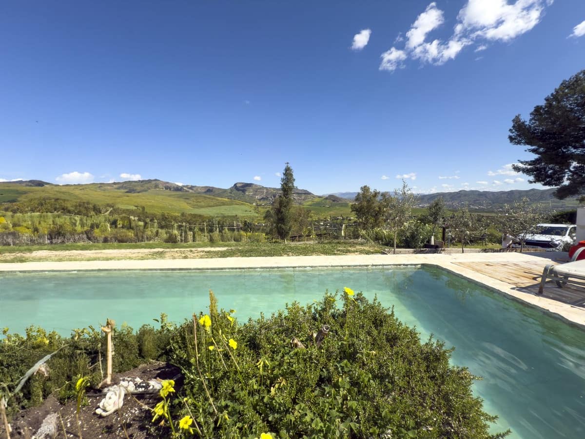 3 soverom Finca/Herregård til salgs i Pizarra med svømmebasseng garasje - € 390 000 (Ref: 8909762)