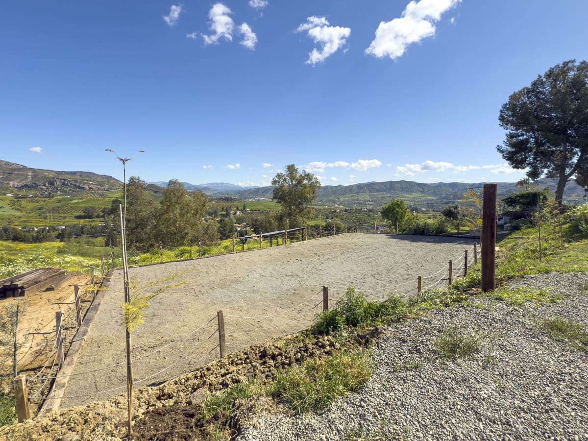 3 soverom Finca/Herregård til salgs i Pizarra med svømmebasseng garasje - € 390 000 (Ref: 8909762)