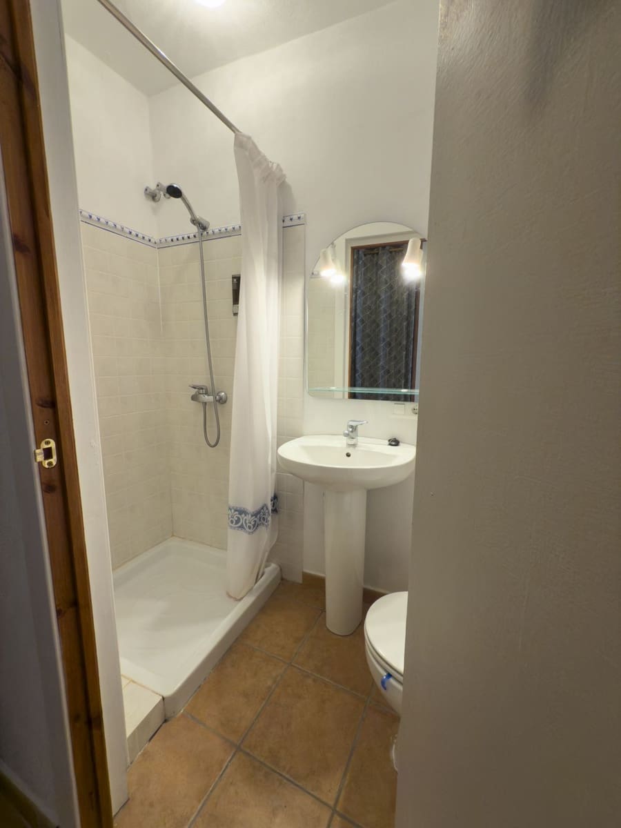 6 soveværelse Byhus til salg i Tolox - € 275.000 (Ref: 8912150)