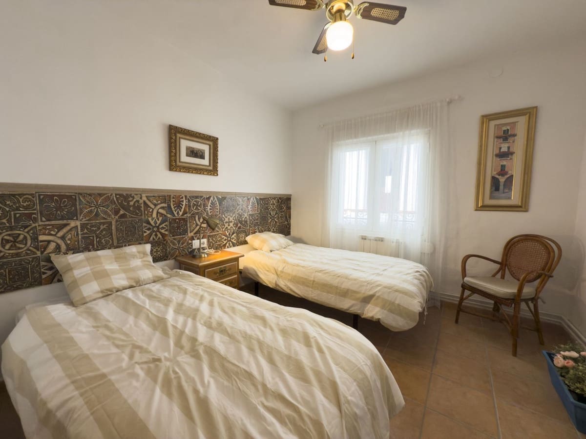 6 soveværelse Byhus til salg i Tolox - € 275.000 (Ref: 8912150)