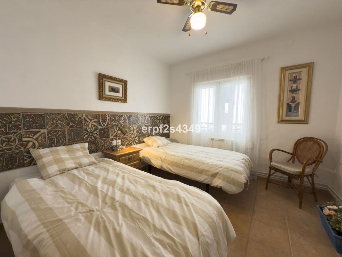 Casa de 6 habitaciones en Tolox en venta - 275.000 € (Ref: 8912150)