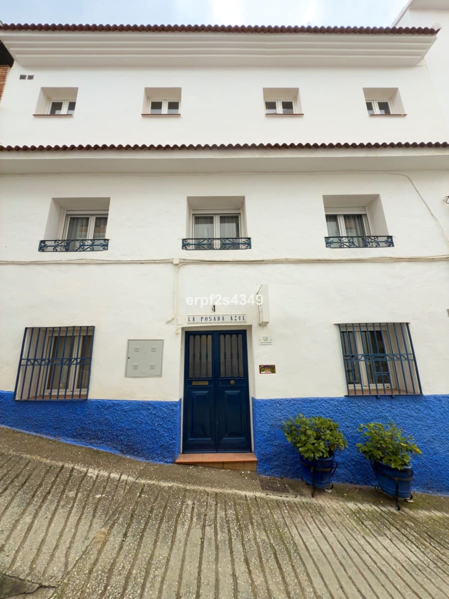 6 bedroom Townhouse for sale in Tolox - € 275,000 (Ref: 8912150)