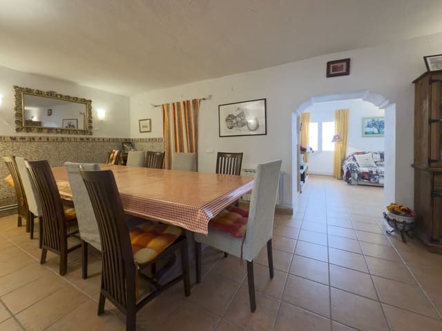 6 chambre Maison de Ville à vendre à Tolox - 275 000 € (Ref: 8912150)