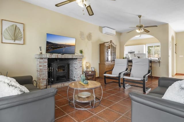 3 soveværelse Finca/Landehus til salg i Pizarra med swimmingpool garage - € 525.000 (Ref: 9050087)