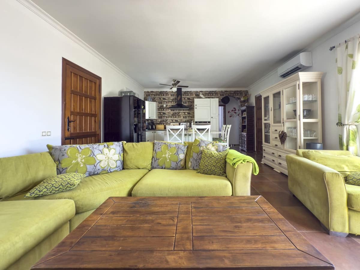 3 soveværelse Finca/Landehus til salg i Tolox med swimmingpool garage - € 375.000 (Ref: 9095795)