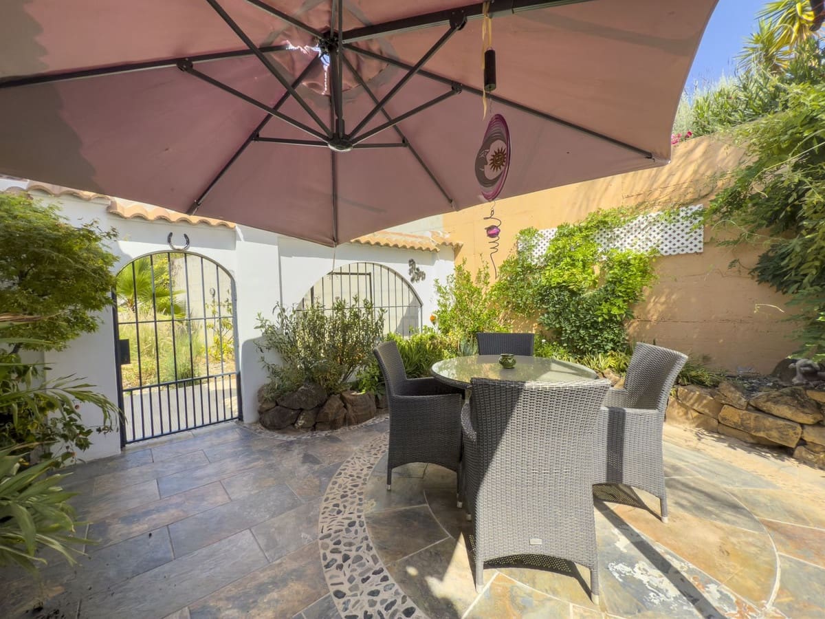 3 soveværelse Finca/Landehus til salg i Tolox med swimmingpool garage - € 375.000 (Ref: 9095795)