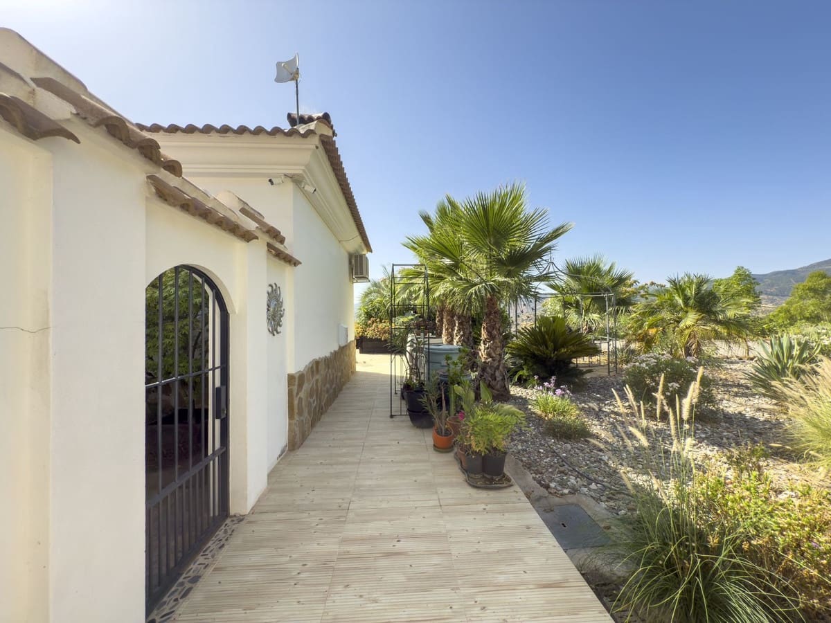 3 soveværelse Finca/Landehus til salg i Tolox med swimmingpool garage - € 375.000 (Ref: 9095795)