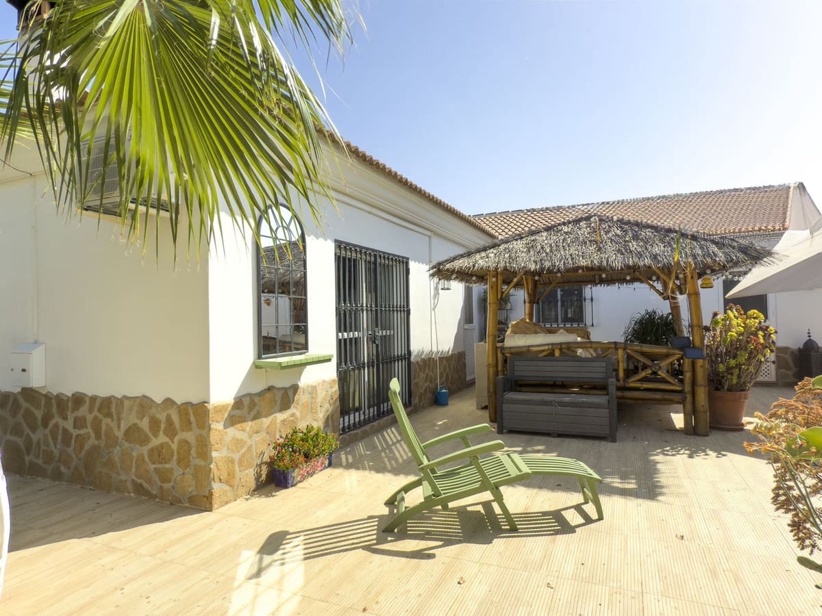 3 soveværelse Finca/Landehus til salg i Tolox med swimmingpool garage - € 375.000 (Ref: 9095795)