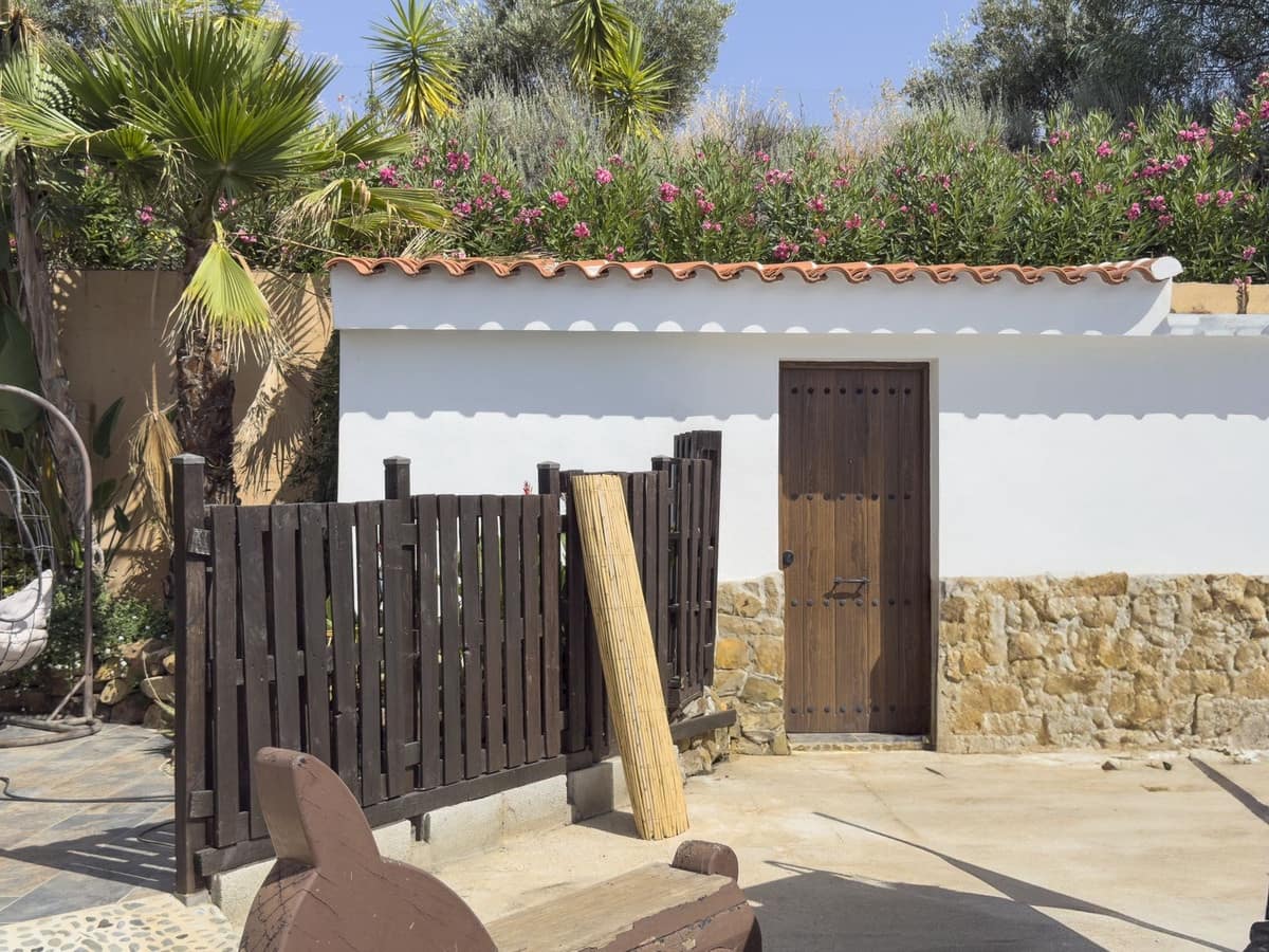 3 soveværelse Finca/Landehus til salg i Tolox med swimmingpool garage - € 375.000 (Ref: 9095795)