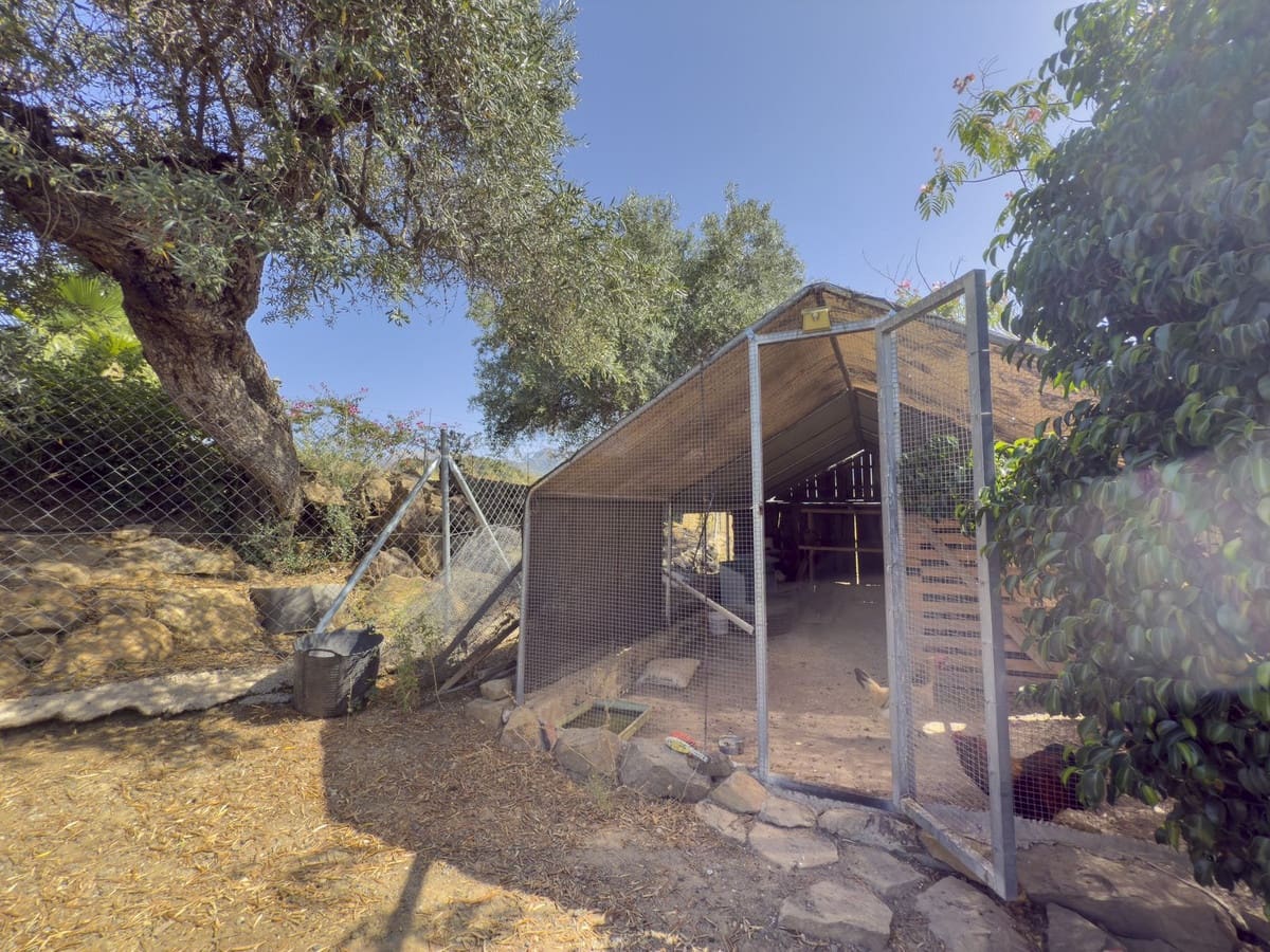 3 soveværelse Finca/Landehus til salg i Tolox med swimmingpool garage - € 375.000 (Ref: 9095795)