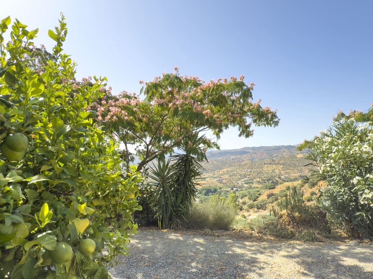 3 soveværelse Finca/Landehus til salg i Tolox med swimmingpool garage - € 375.000 (Ref: 9095795)