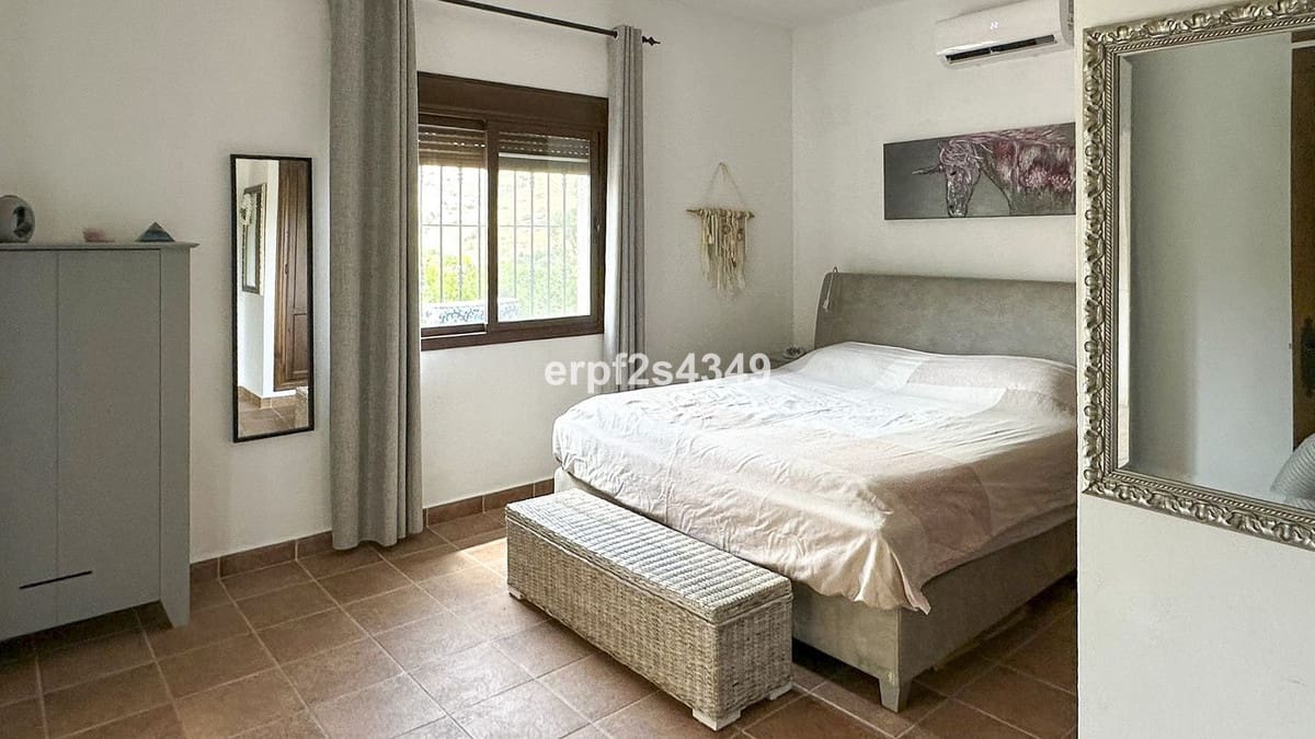 3 bedroom Finca/Country House for sale in Alora with pool garage - € 379,000 (Ref: 9210464)