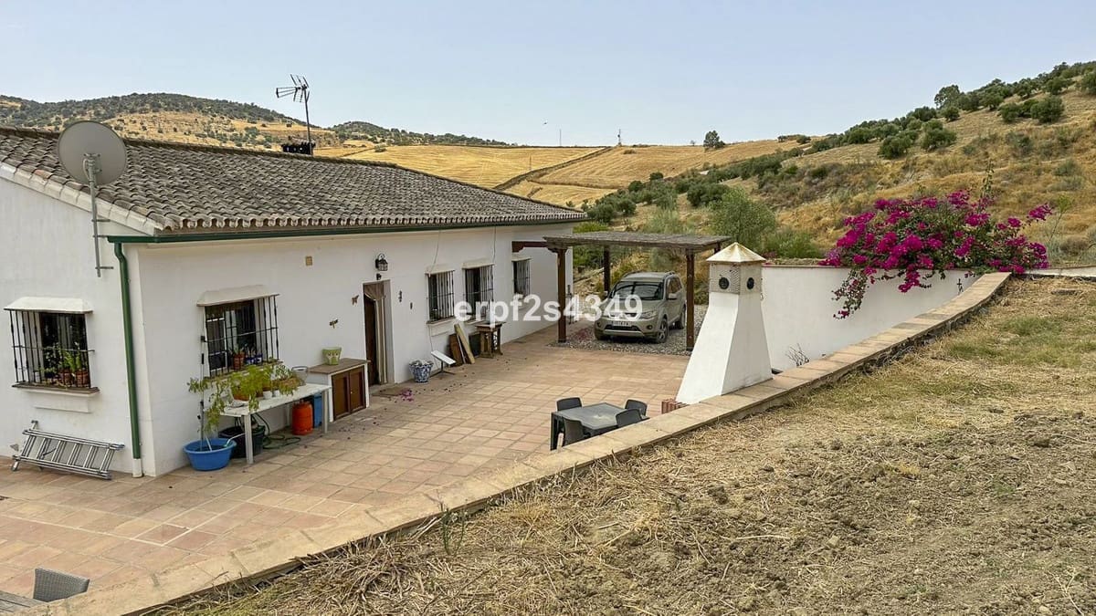 3 bedroom Finca/Country House for sale in Alora with pool garage - € 379,000 (Ref: 9210464)