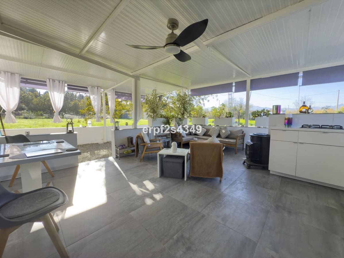 2 bedroom Finca/Country House for sale in Coin with garage - € 250,000 (Ref: 9243525)