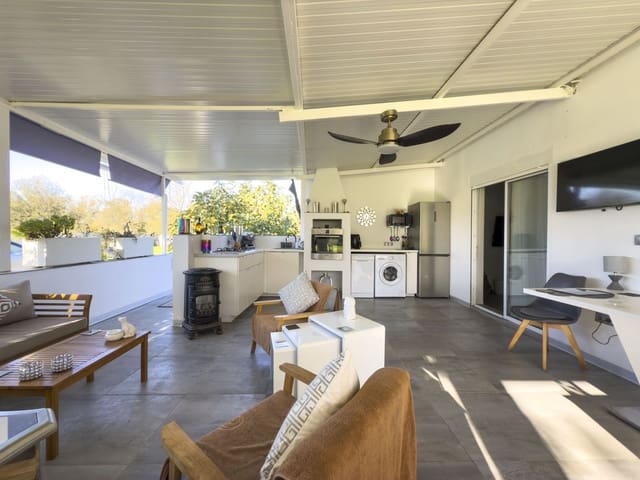 2 slaapkamer Finca/Landhuis te koop in Coín met garage - € 250.000 (Ref: 9243525)